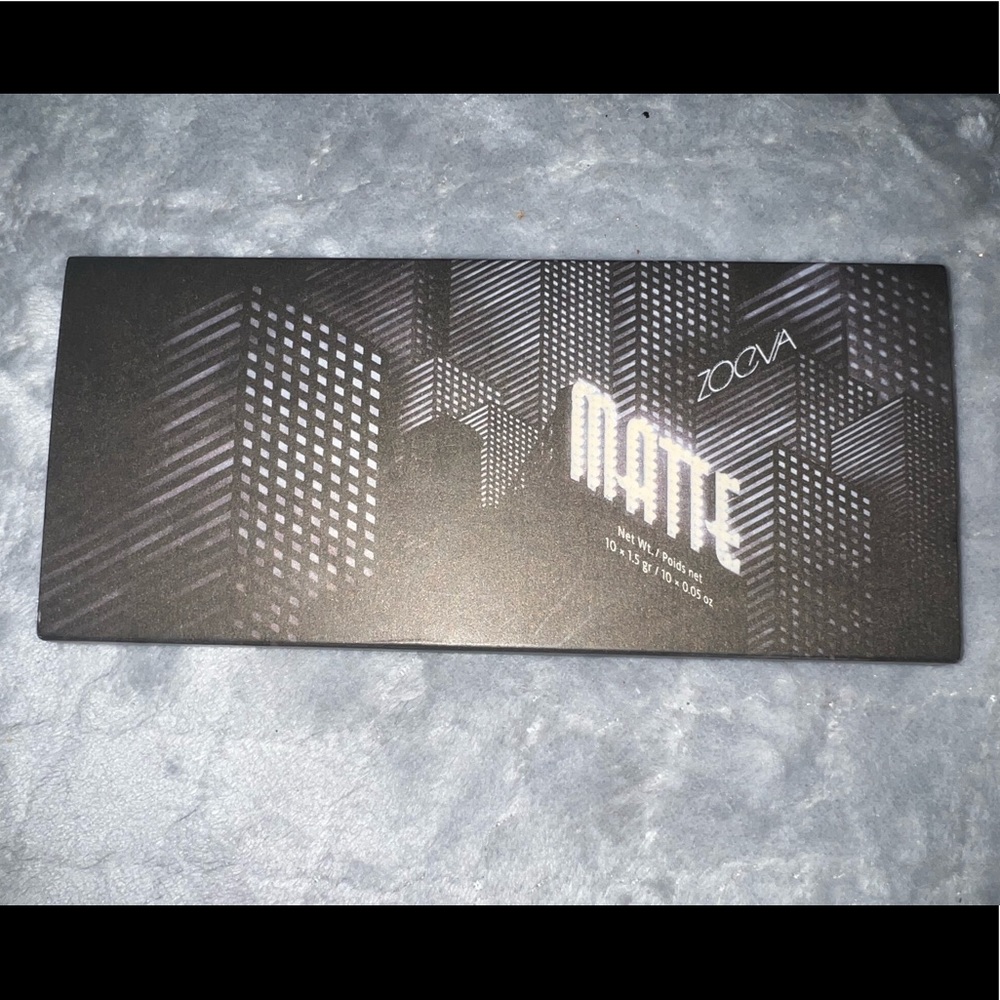 Zoeva matte eyeshadow palette